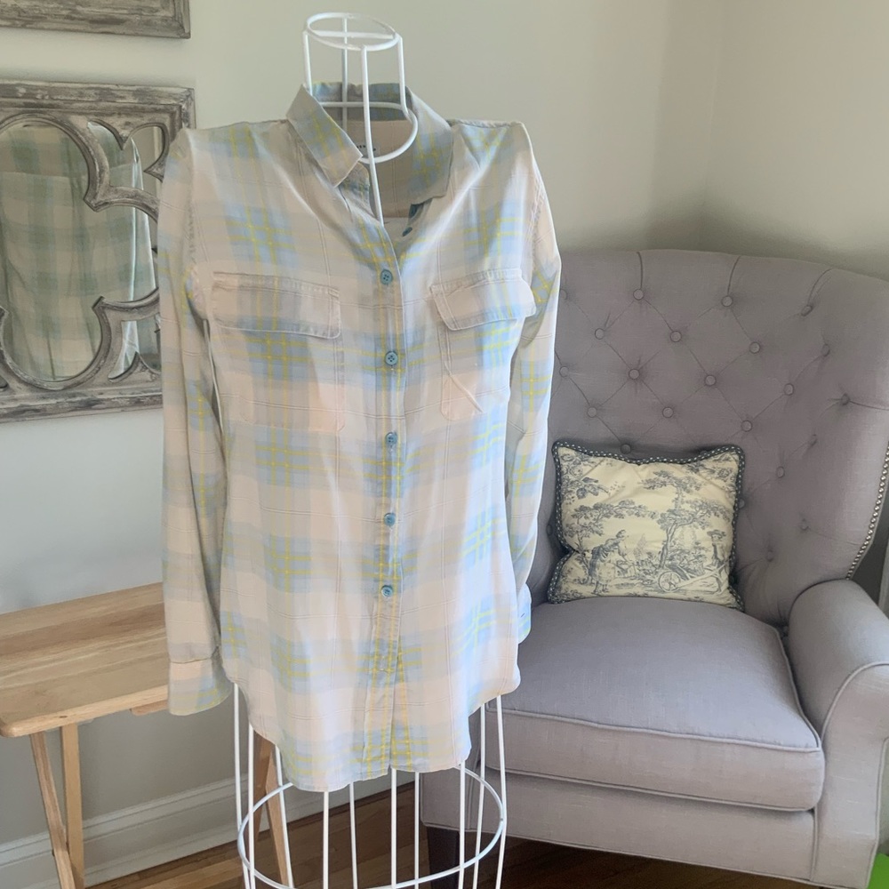 Silk Equipment shirt. Size S.